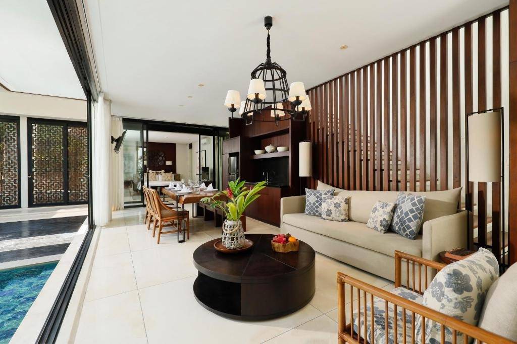 Villa 319