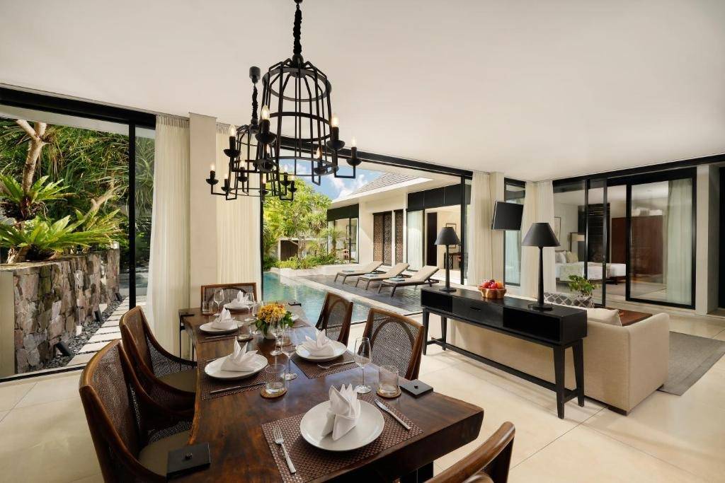 Villa 319