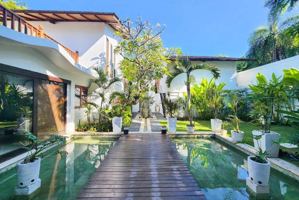 Villa 330